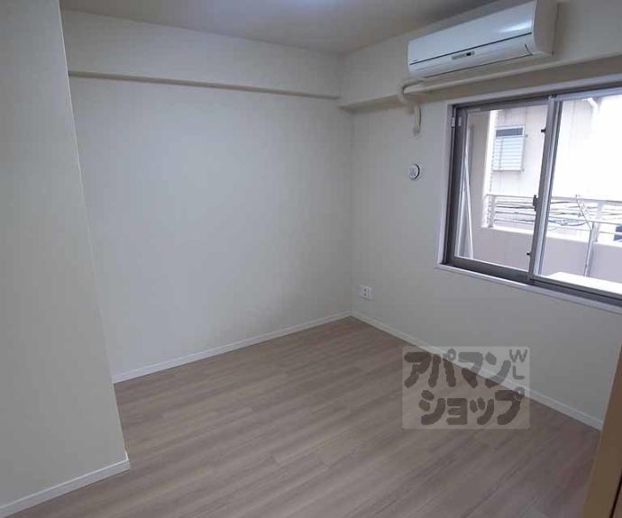 【プレサンスロジェ京都二条】間取