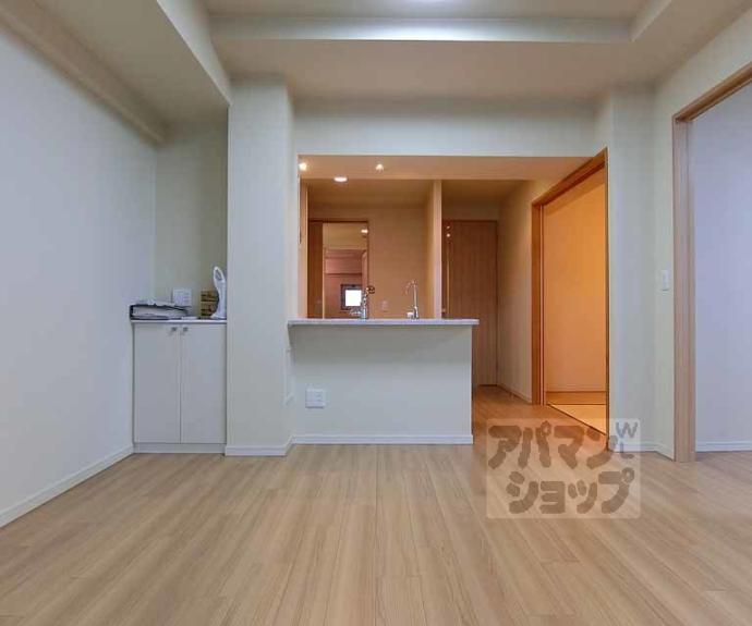 【プレサンスロジェ京都二条】間取