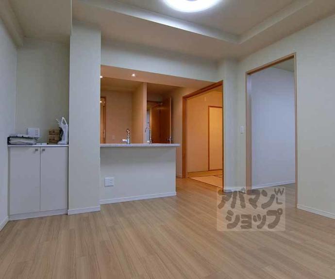 【プレサンスロジェ京都二条】間取