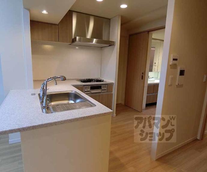 【プレサンスロジェ京都二条】間取