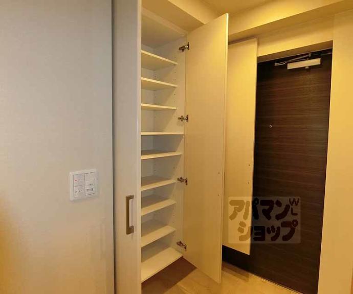 【プレサンスロジェ京都二条】間取