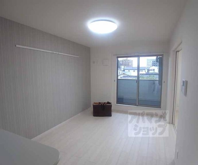 【モア・ロック京都西院】間取