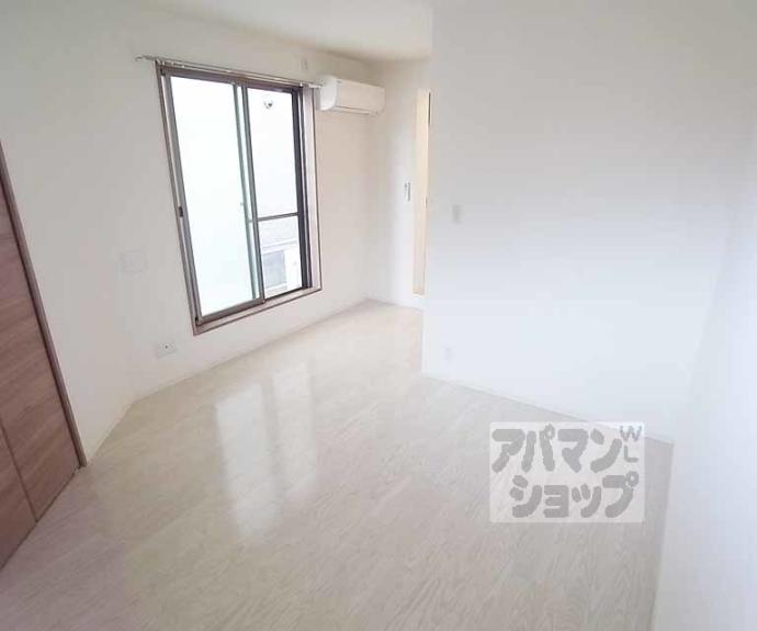 【ＴＫ　ＦＬＡＴ　西京極】間取