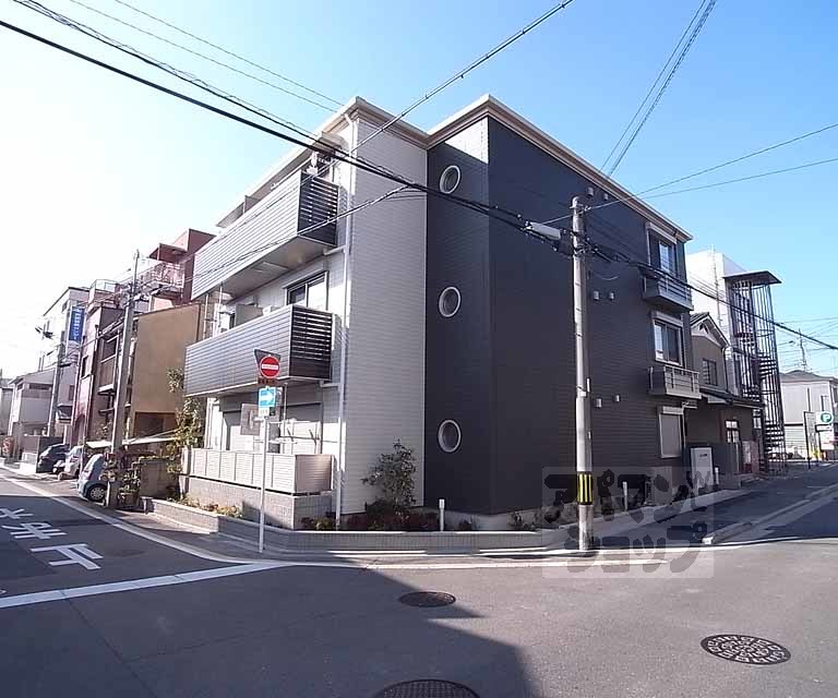 シャーメゾン冷泉町