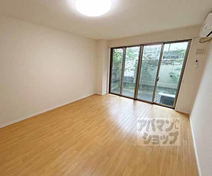 【ヴァるメス・リヒト にしうら】間取