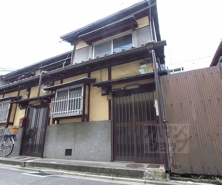 西大黒町貸家