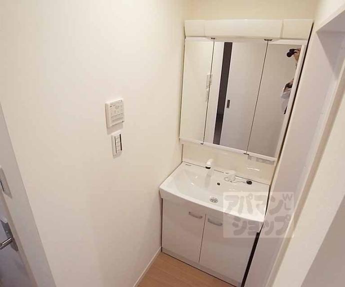 【ＶＥＮＲＩーＮＡ・ＣＯＣＯ】間取