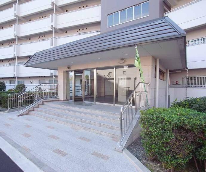 【向島ニュータウン 3街区 F棟】