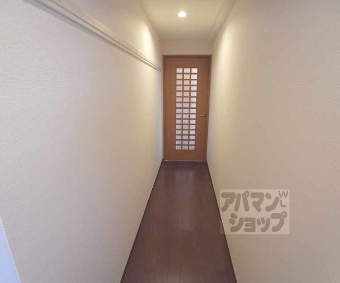 【エバー・グリーン六地蔵駅前】間取