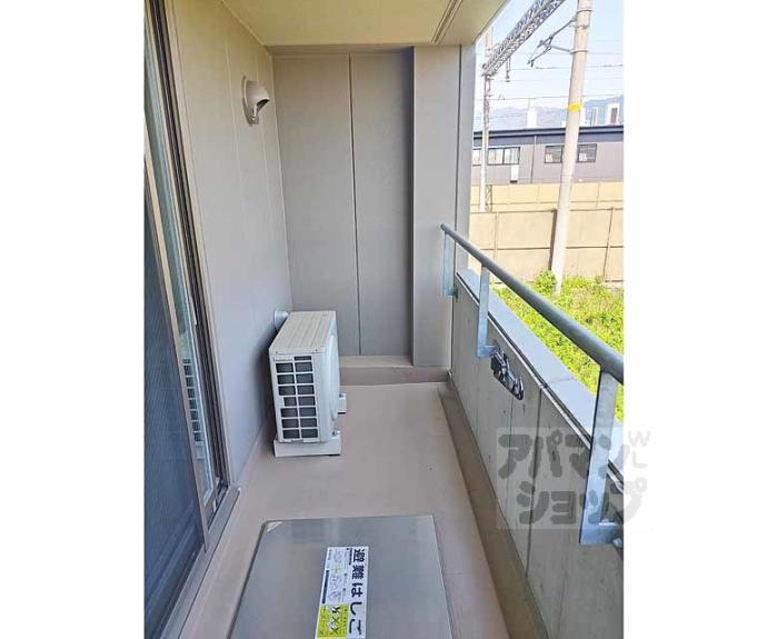 【エバー・グリーン六地蔵駅前】間取