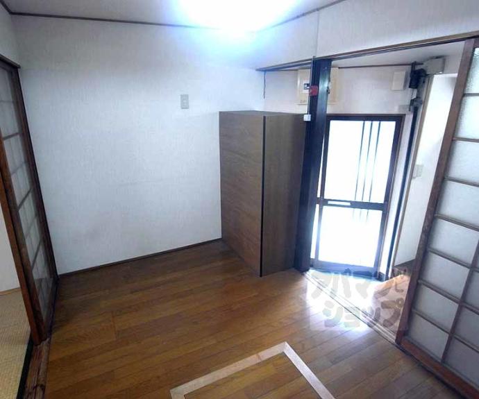 【東山区古西町貸家３２３－５】