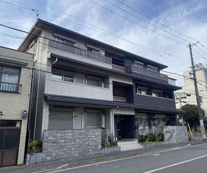 【シャーメゾン二条城西】間取