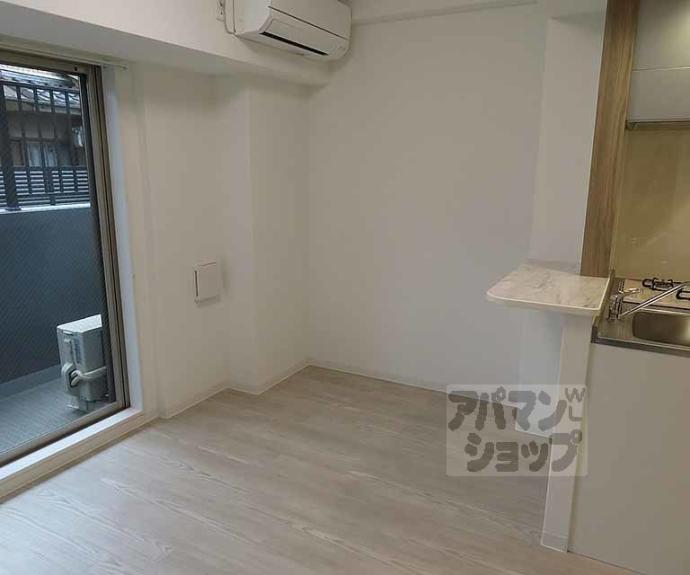 【ＴＨＥ　ＧＡＲＮＥＴ　ＳＵＩＴＥ　ＲＥＳＩＤＥＮＣＥ　西七条】間取
