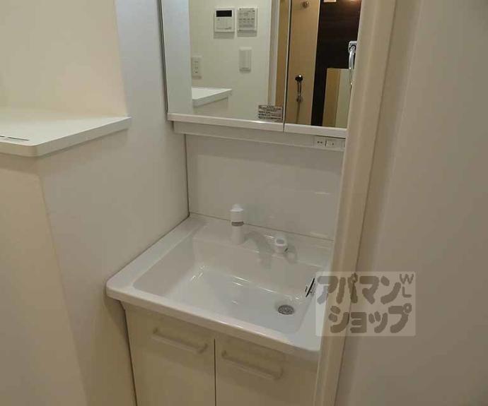 【ＴＨＥ　ＧＡＲＮＥＴ　ＳＵＩＴＥ　ＲＥＳＩＤＥＮＣＥ　西七条】間取