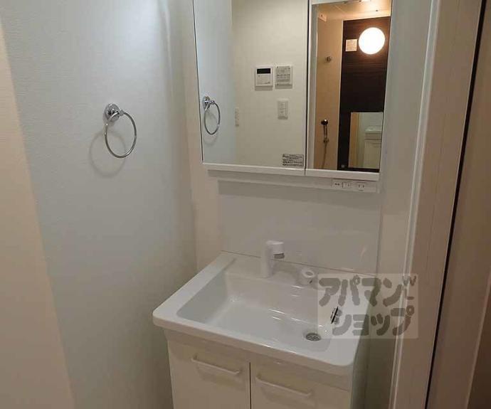 【ＴＨＥ　ＧＡＲＮＥＴ　ＳＵＩＴＥ　ＲＥＳＩＤＥＮＣＥ　西七条】間取