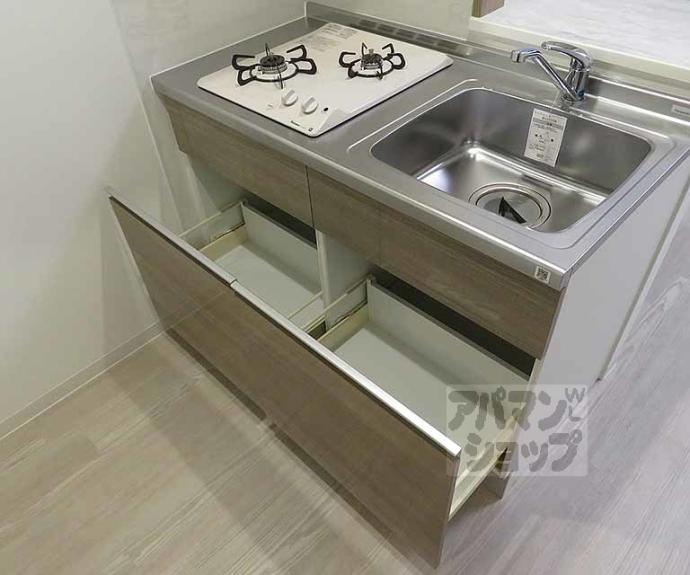 【ＴＨＥ　ＧＡＲＮＥＴ　ＳＵＩＴＥ　ＲＥＳＩＤＥＮＣＥ　西七条】間取