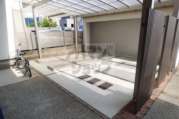 シャッター付きの駐車場も完備